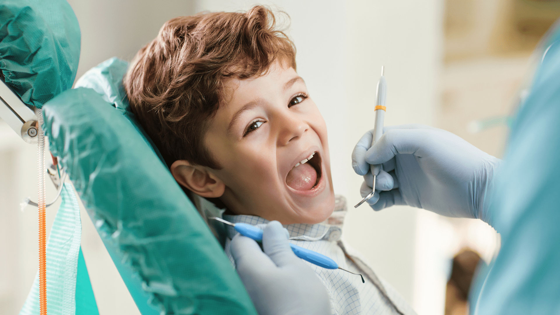 Quando fare la prima visita dal dentista nei bambini (e perché non è troppo presto)